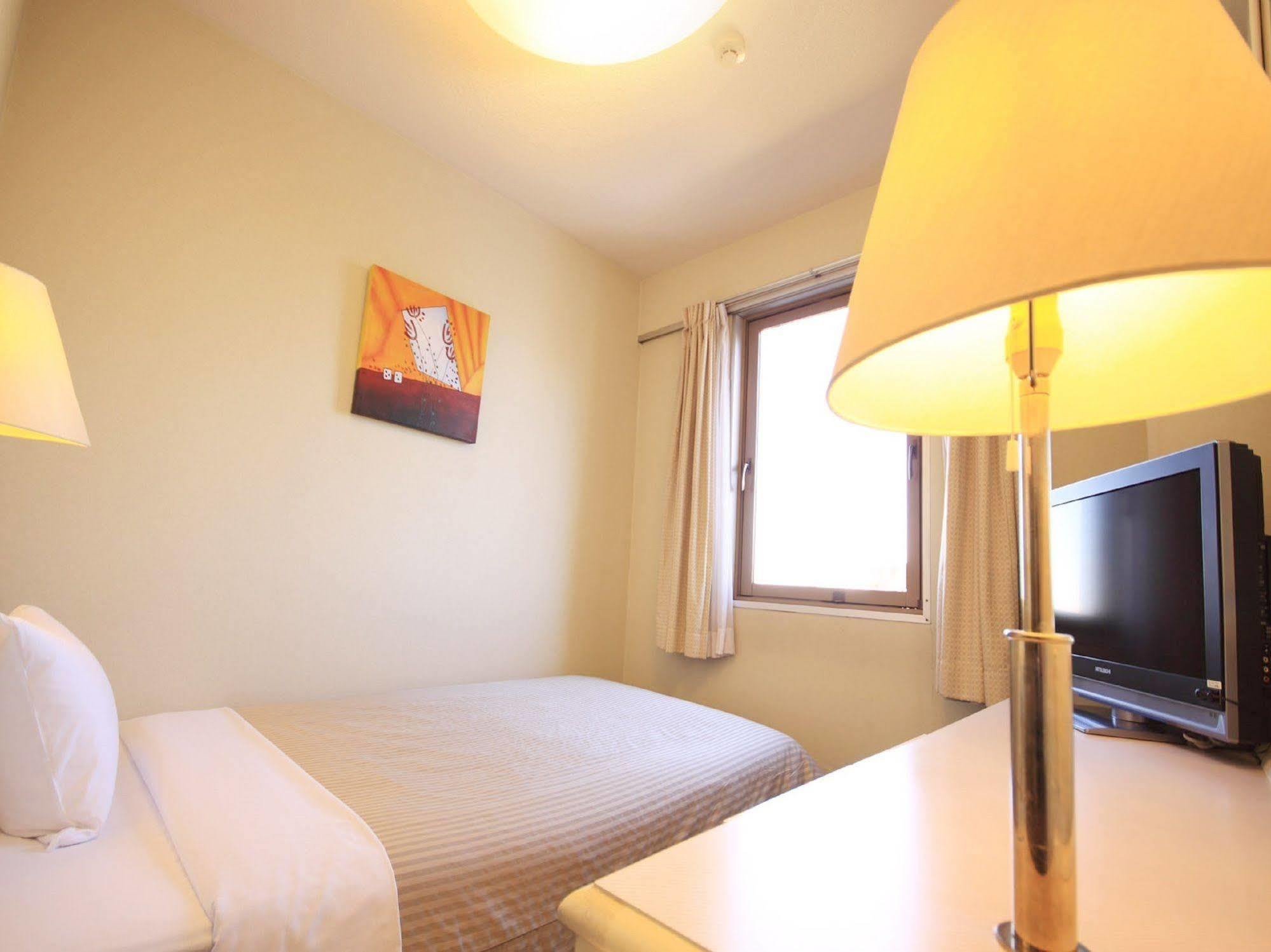 Hotel Route-Inn Kitamatsudo Ekimae Bagian luar foto