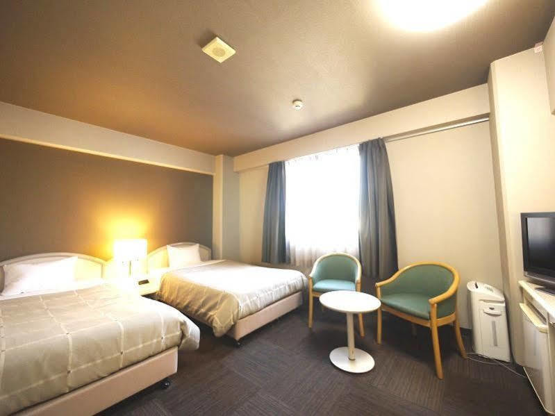 Hotel Route-Inn Kitamatsudo Ekimae Bagian luar foto